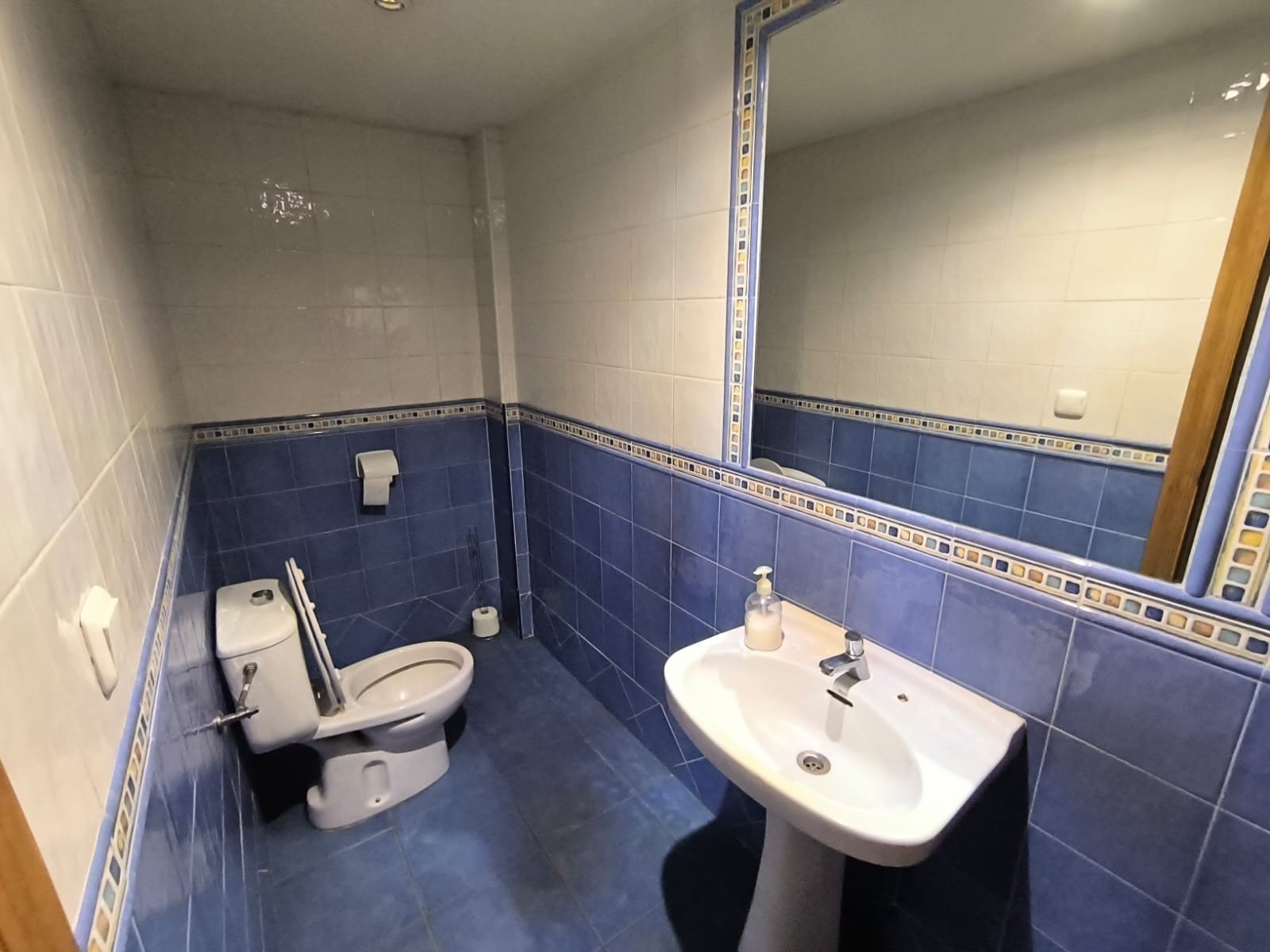 6 Bedroom 2 Bathroom Commercial in Yecla - Caza De Casa