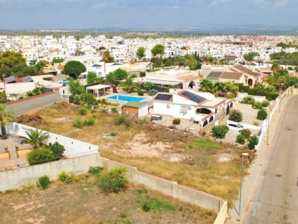 970 m² Land in Torrevieja - Caza De Casa