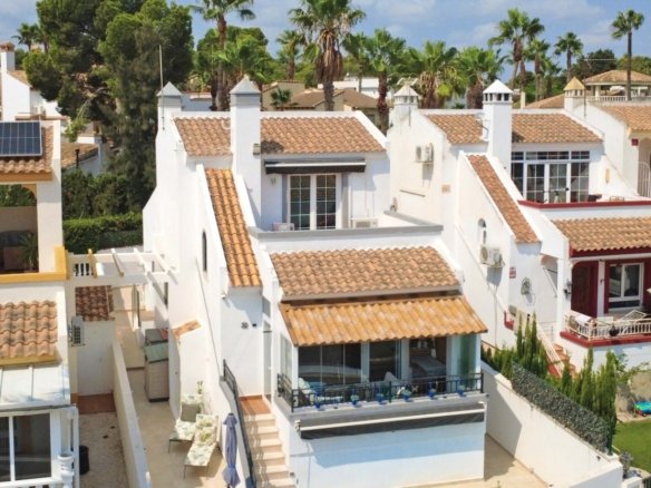 3 Bedroom 3 Bathroom Villa in Orihuela Costa - Caza De Casa