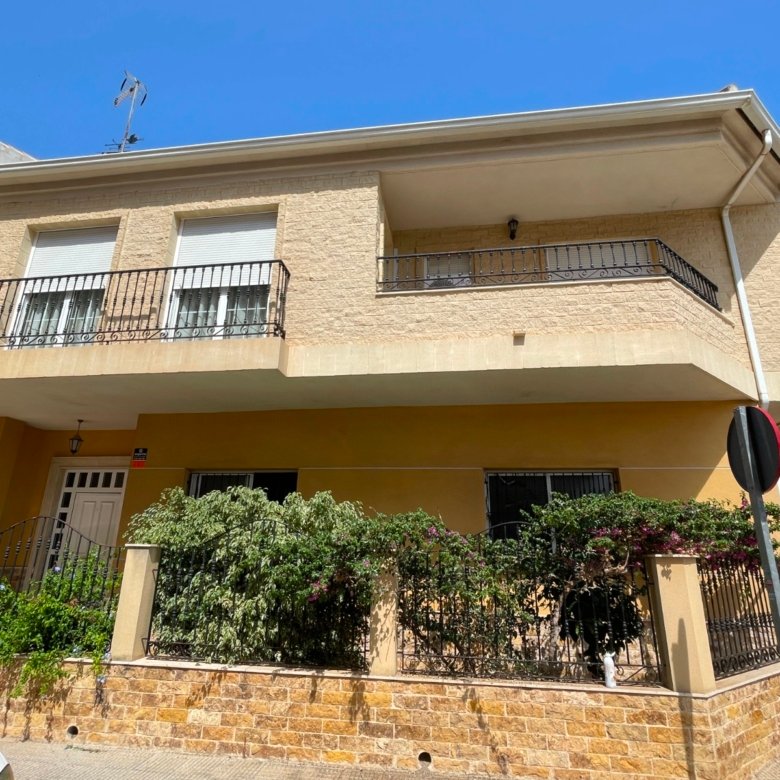 5 Bedroom 3 Bathroom Town House in Formentera del Segura - Caza De Casa