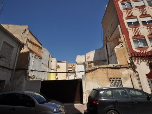 215 m² Land in Monóvar/Monóver - Caza De Casa