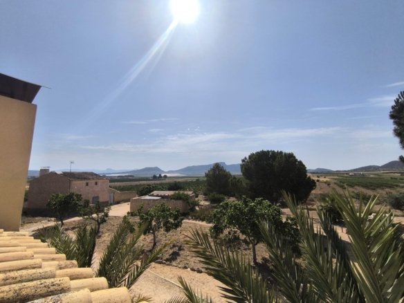 4 Bedroom 2 Bathroom Villa in Chinorlet - Caza De Casa