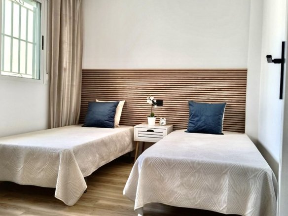 3 Bed 2 Bath Town House in Los Altos - Caza De Casa