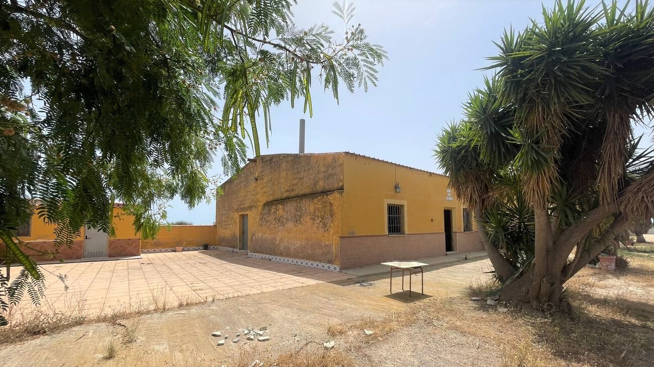 Commercial in Balsicas - Caza De Casa