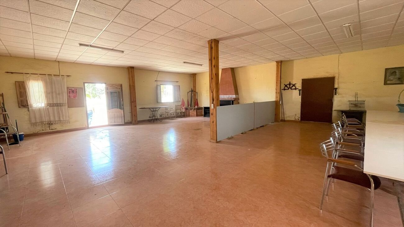 Commercial in Balsicas - Caza De Casa