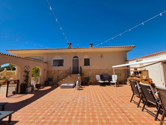 4 Bedroom 4 Bathroom Villa in Pinoso - Caza De Casa