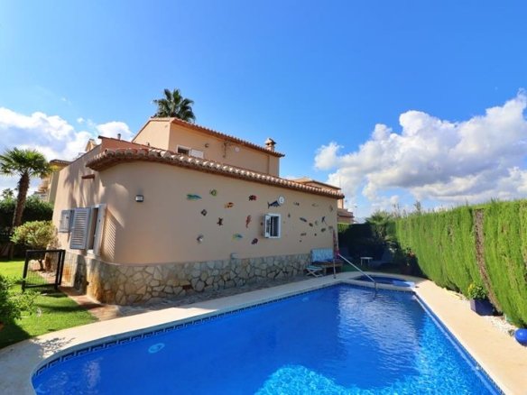 3 Bedroom 2 Bathroom Villa in Oliva - Caza De Casa