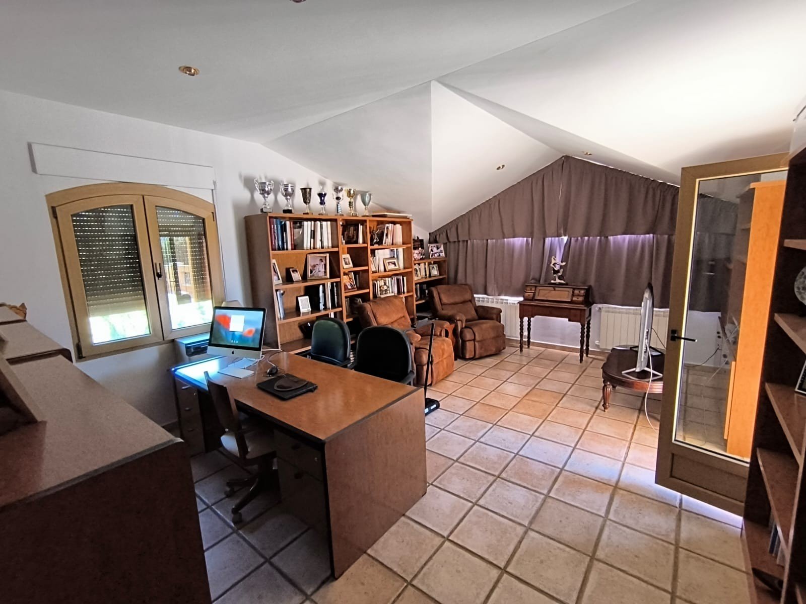 6 Bedroom 3 Bathroom Villa in Yecla - Caza De Casa
