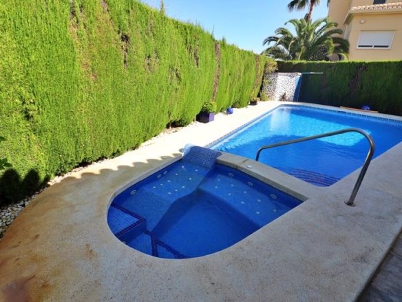 3 Bedroom 2 Bathroom Villa in Oliva - Caza De Casa