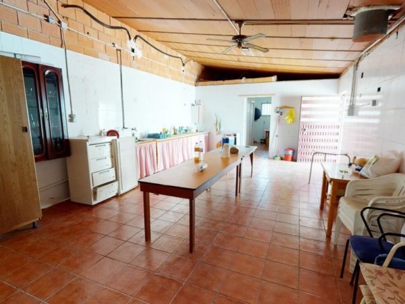 5 Bed 1 Bath Town House in Albatera - Caza De Casa
