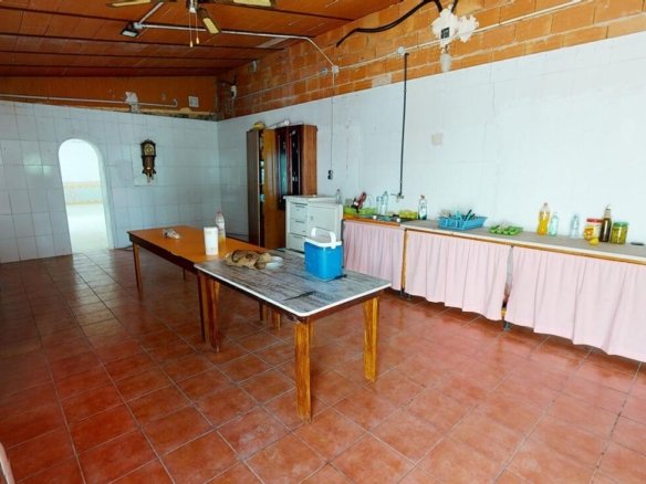 5 Bed 1 Bath Town House in Albatera - Caza De Casa
