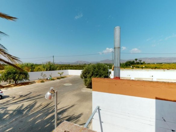 5 Bed 1 Bath Town House in Albatera - Caza De Casa