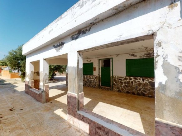5 Bed 1 Bath Town House in Albatera - Caza De Casa