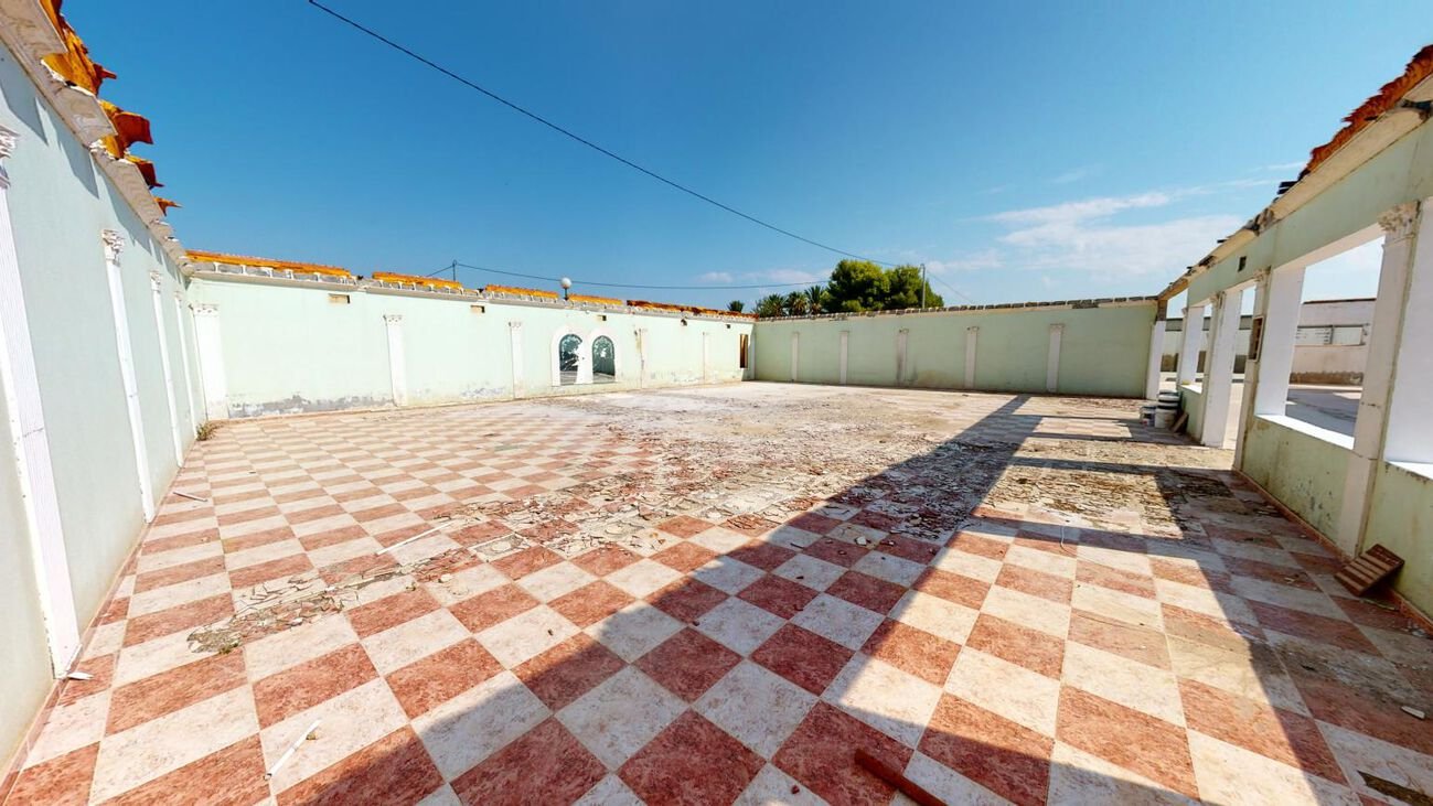 5 Bed 1 Bath Town House in Albatera - Caza De Casa