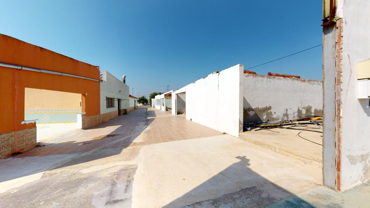 5 Bed 1 Bath Town House in Albatera - Caza De Casa