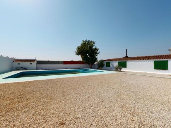 5 Bed 1 Bath Town House in Albatera - Caza De Casa