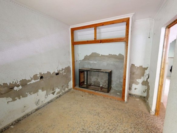 5 Bed 1 Bath Town House in Albatera - Caza De Casa