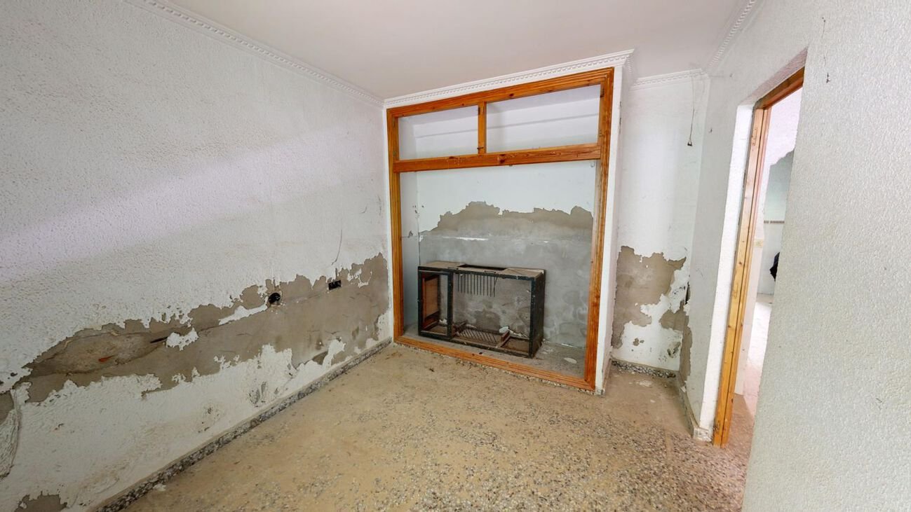 5 Bed 1 Bath Town House in Albatera - Caza De Casa