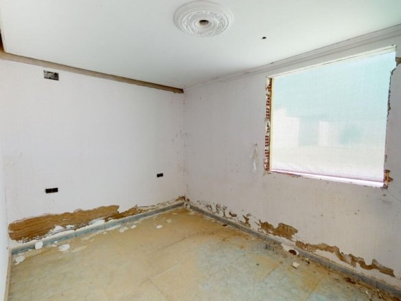 5 Bed 1 Bath Town House in Albatera - Caza De Casa