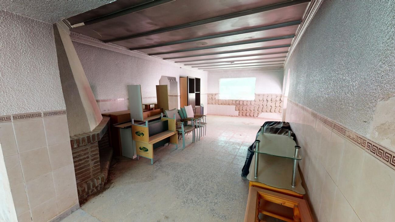 5 Bed 1 Bath Town House in Albatera - Caza De Casa