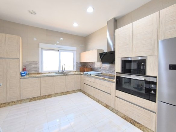 4 Bedroom 5 Bathroom Villa in Pinoso - Caza De Casa