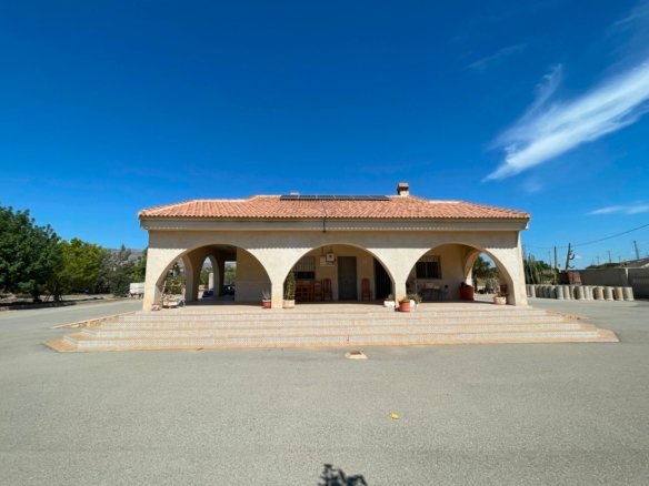 3 Bed 1 Bath Villa in Crevillent - Caza De Casa