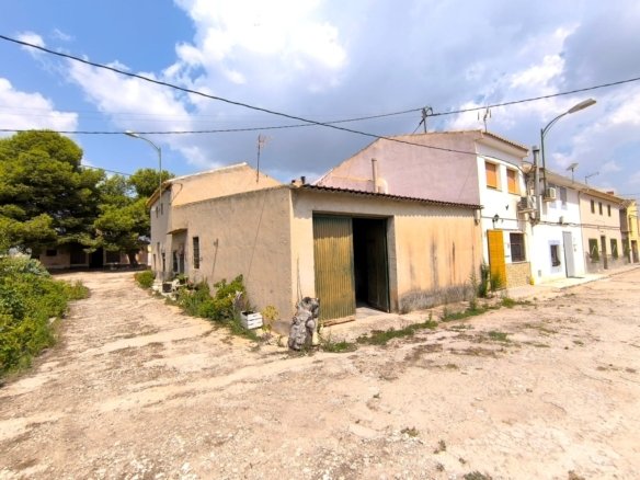 5 Bedroom 1 Bathroom Country House in Monóvar/Monóver - Caza De Casa
