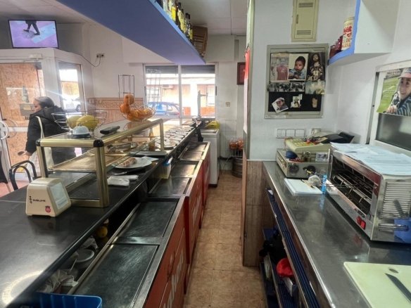 Commercial in Torrevieja - Caza De Casa