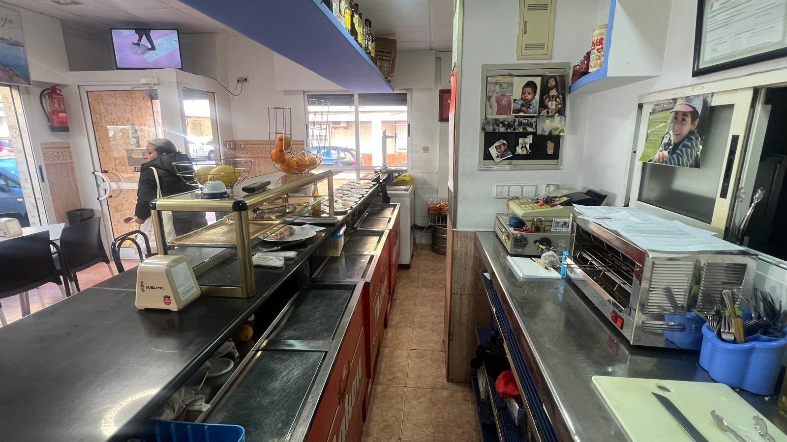 Commercial in Torrevieja - Caza De Casa