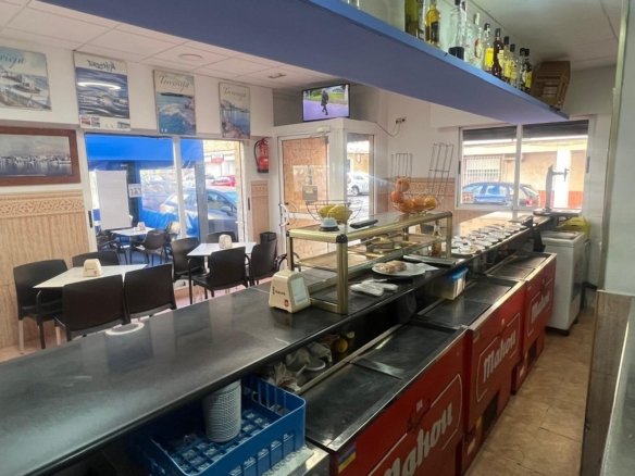 Commercial in Torrevieja - Caza De Casa