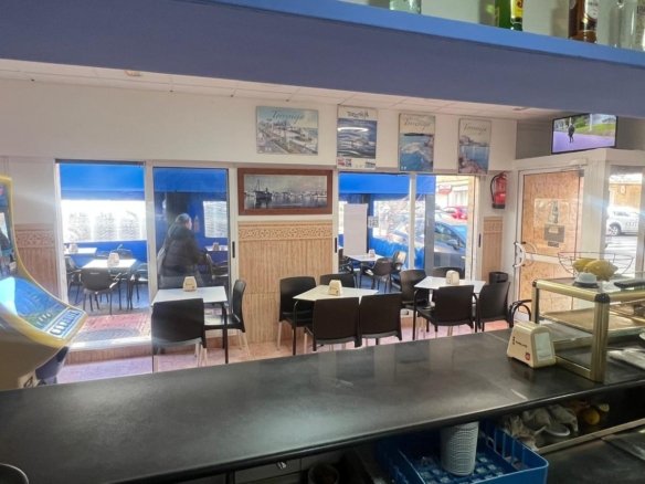 Commercial in Torrevieja - Caza De Casa