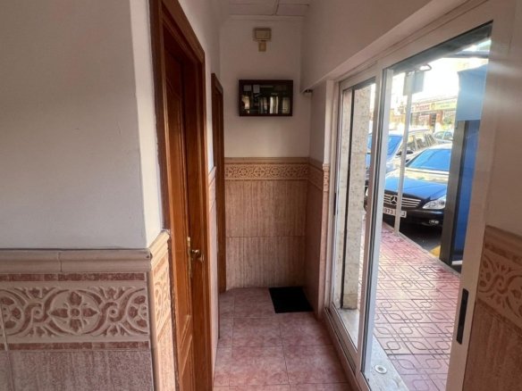 Commercial in Torrevieja - Caza De Casa