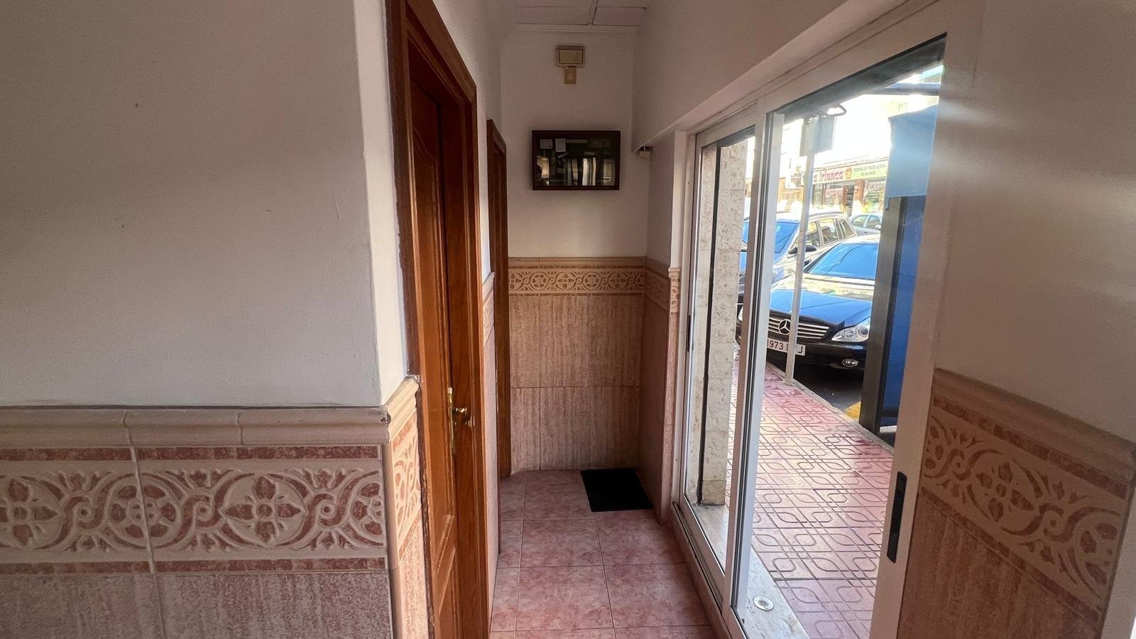 Commercial in Torrevieja - Caza De Casa