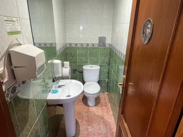 Commercial in Torrevieja - Caza De Casa