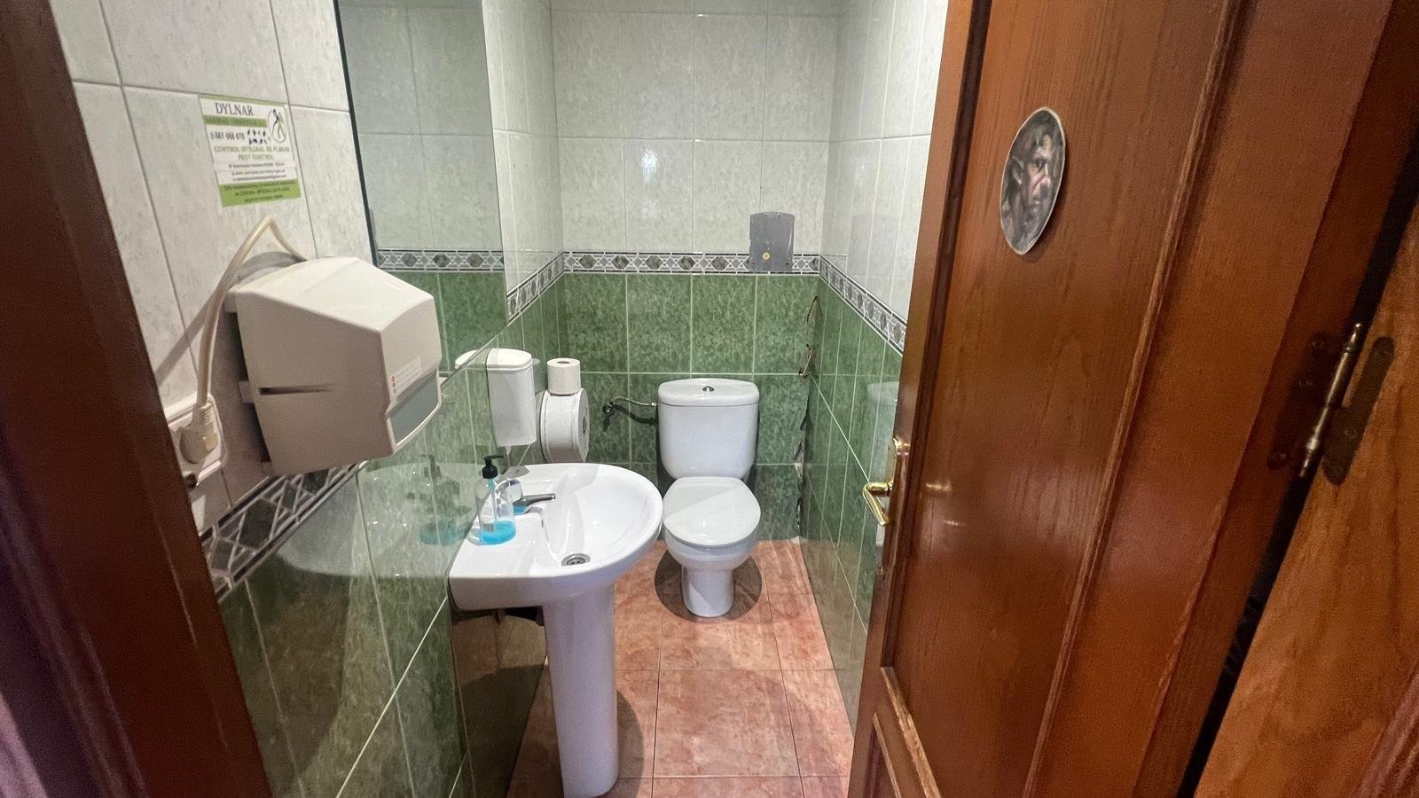 Commercial in Torrevieja - Caza De Casa