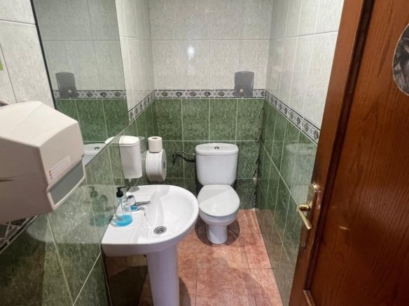 Commercial in Torrevieja - Caza De Casa