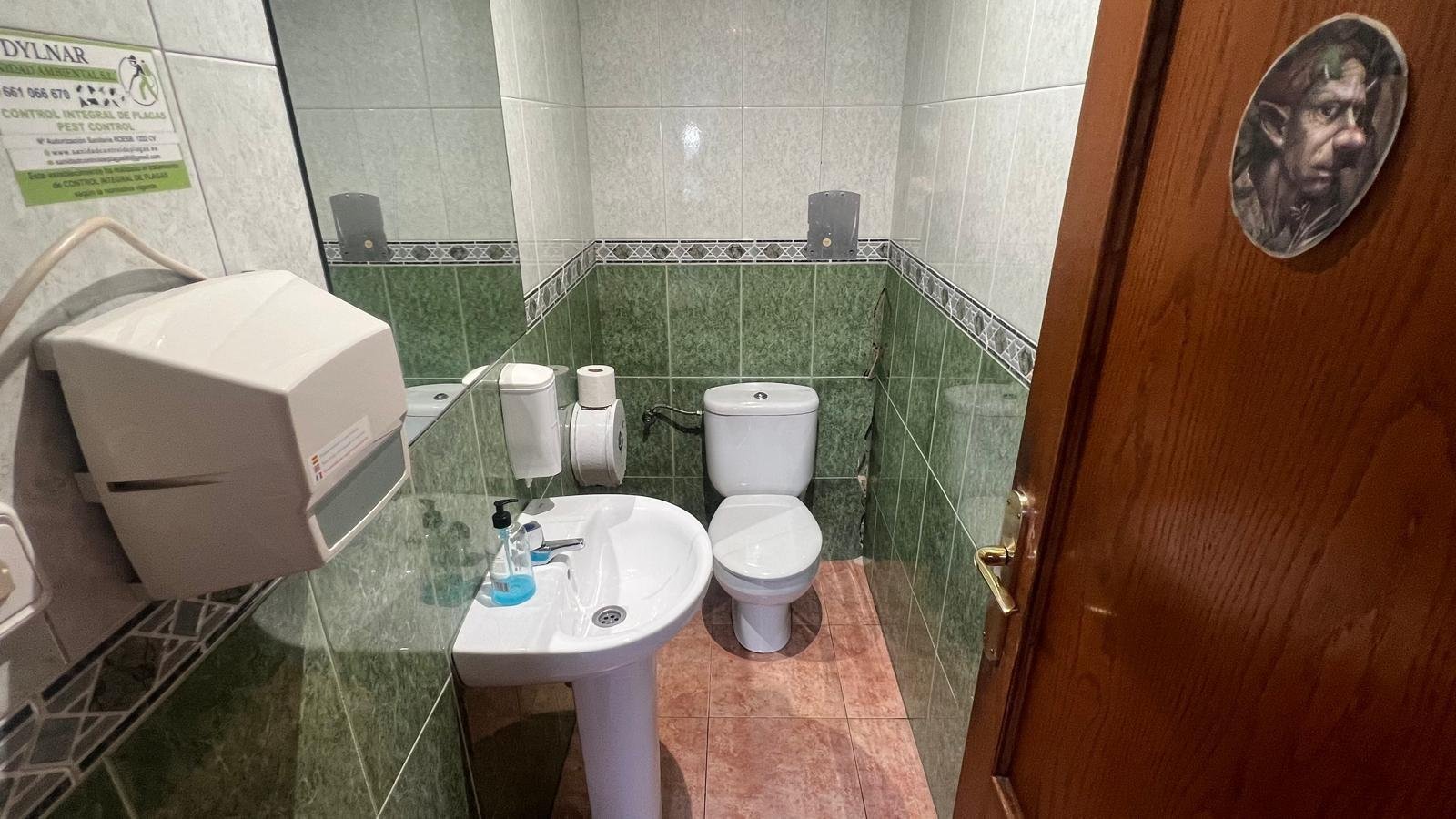 Commercial in Torrevieja - Caza De Casa