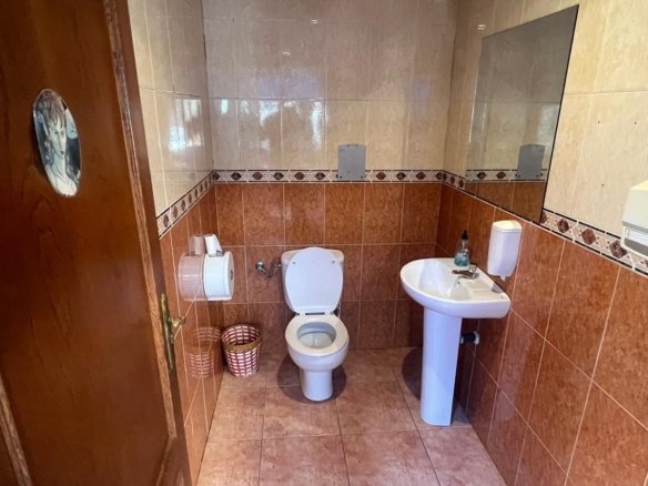 Commercial in Torrevieja - Caza De Casa