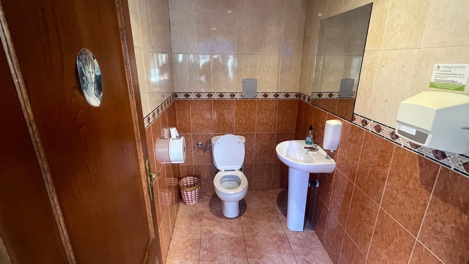 Commercial in Torrevieja - Caza De Casa