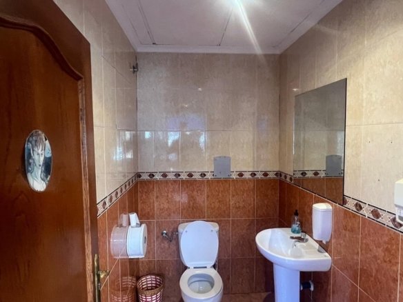 Commercial in Torrevieja - Caza De Casa