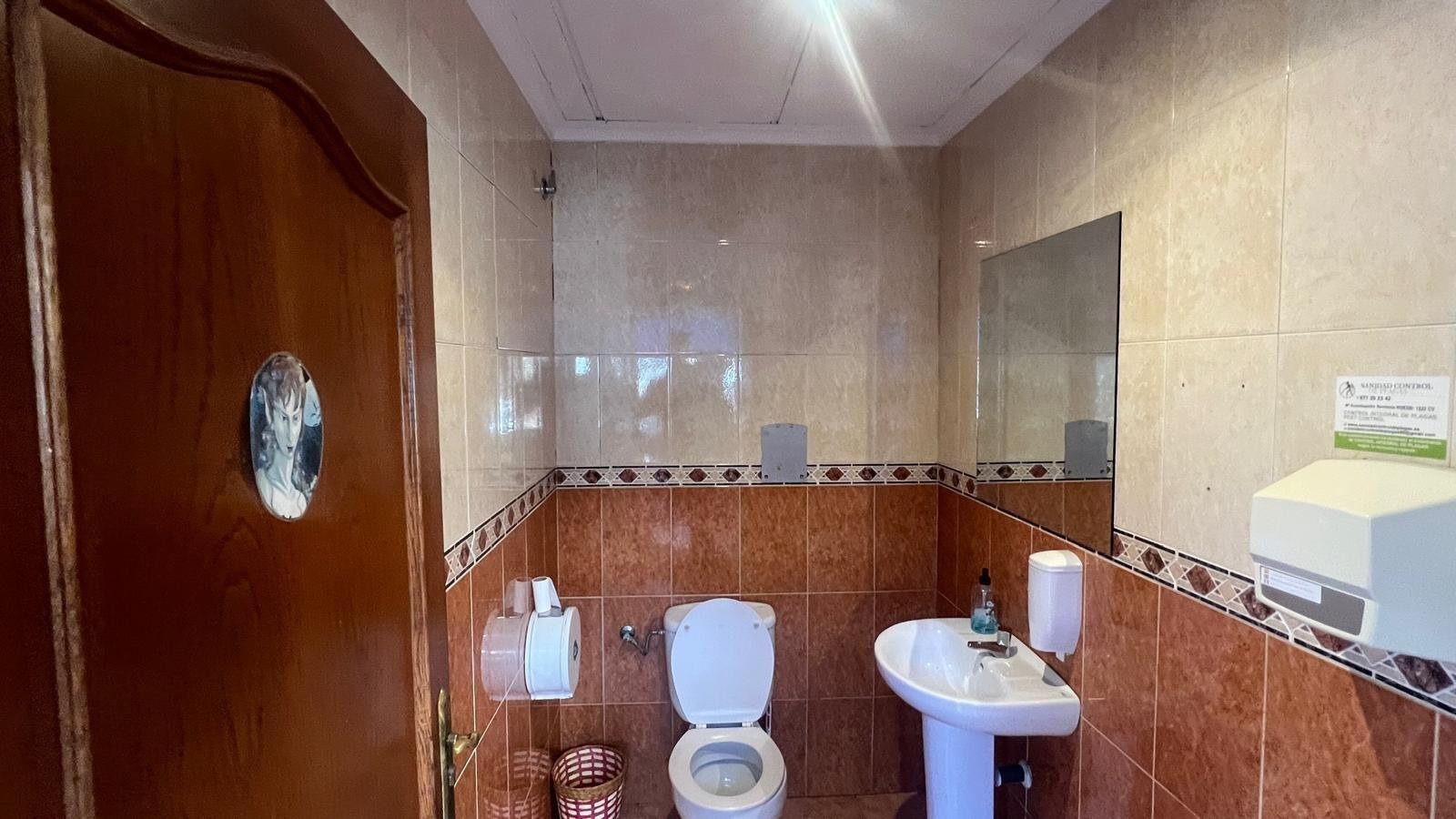 Commercial in Torrevieja - Caza De Casa