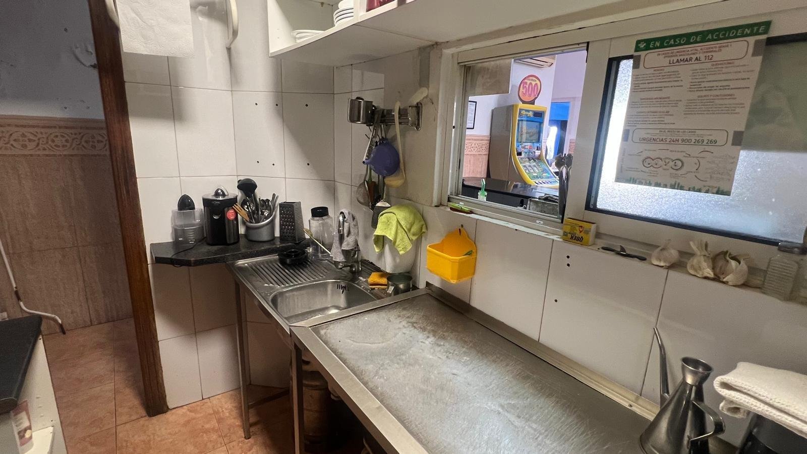 Commercial in Torrevieja - Caza De Casa