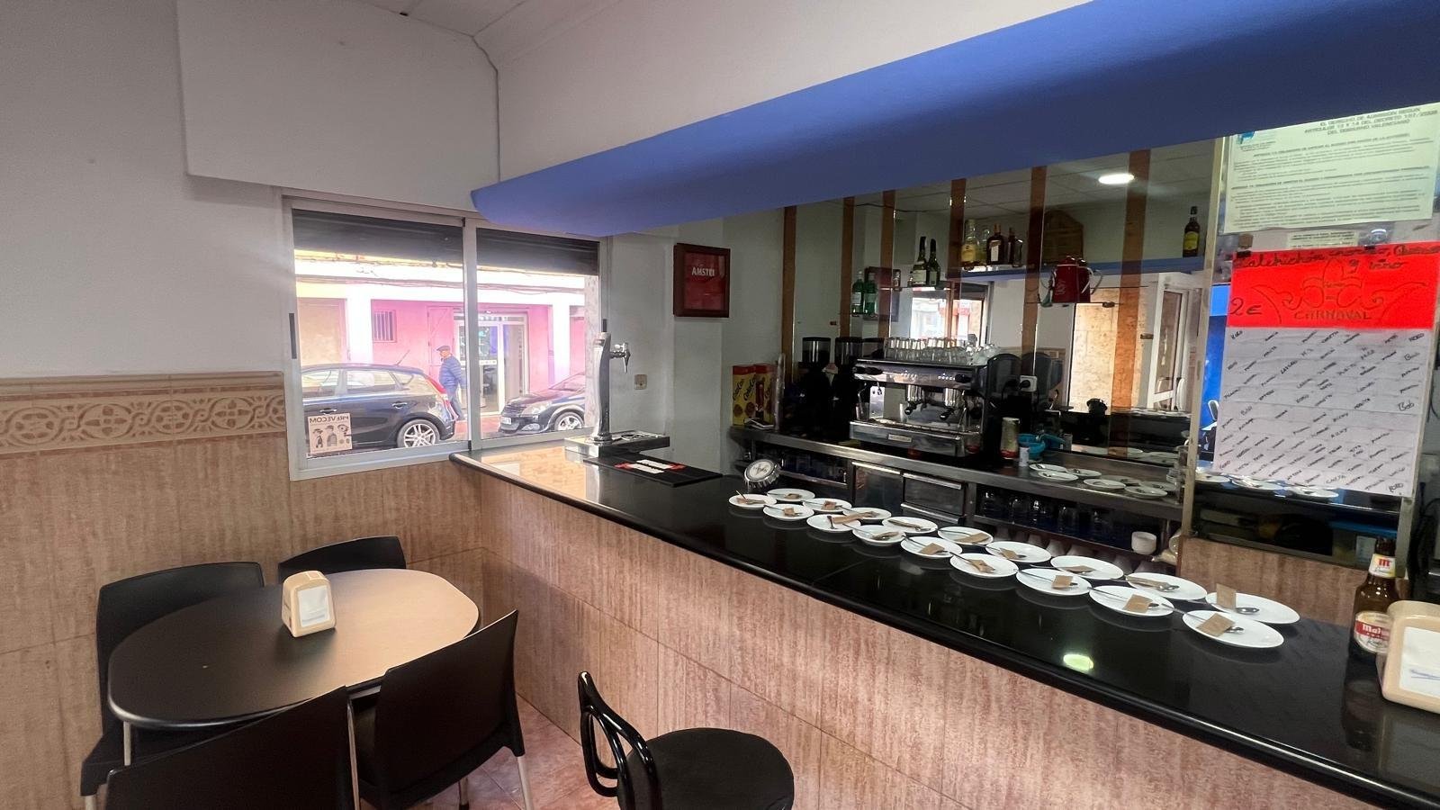Commercial in Torrevieja - Caza De Casa