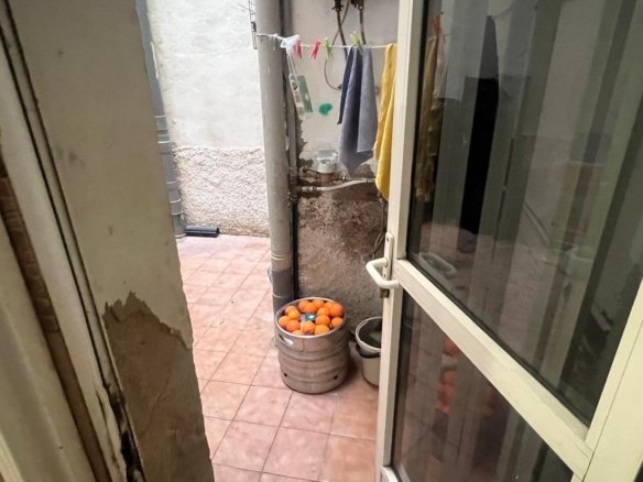 Commercial in Torrevieja - Caza De Casa