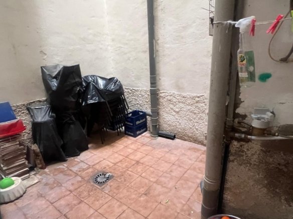 Commercial in Torrevieja - Caza De Casa