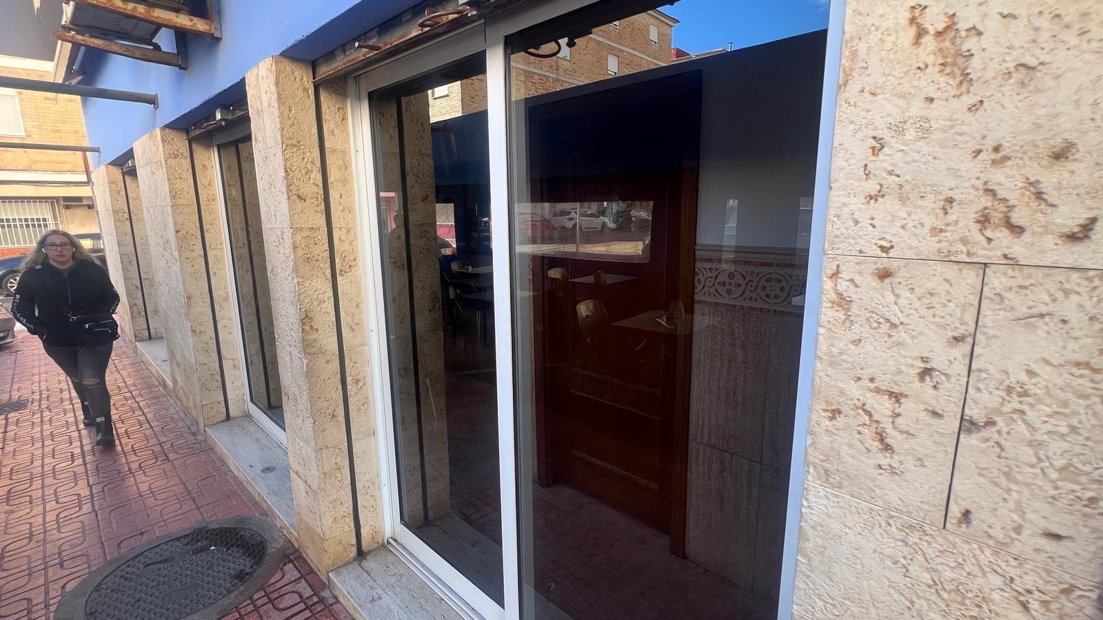 Commercial in Torrevieja - Caza De Casa