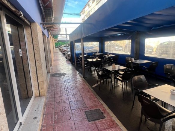 Commercial in Torrevieja - Caza De Casa