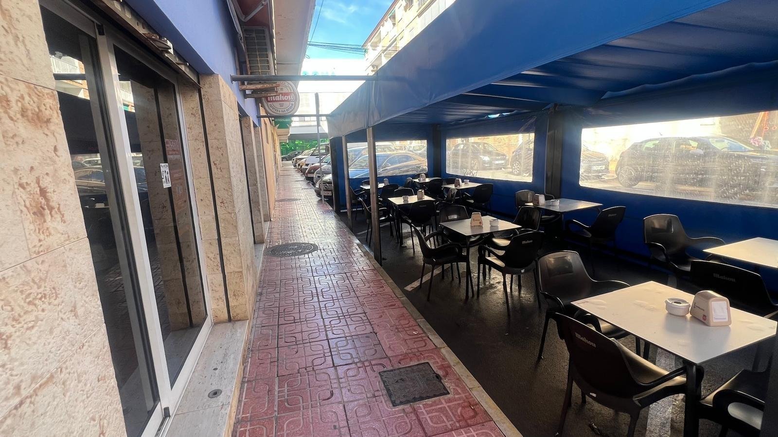 Commercial in Torrevieja - Caza De Casa