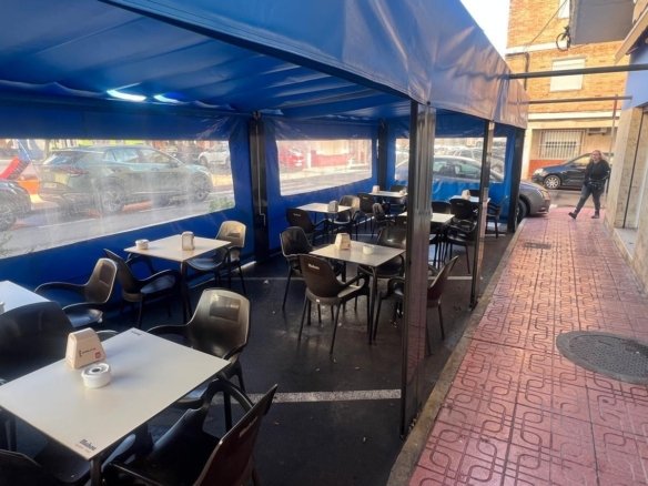 Commercial in Torrevieja - Caza De Casa