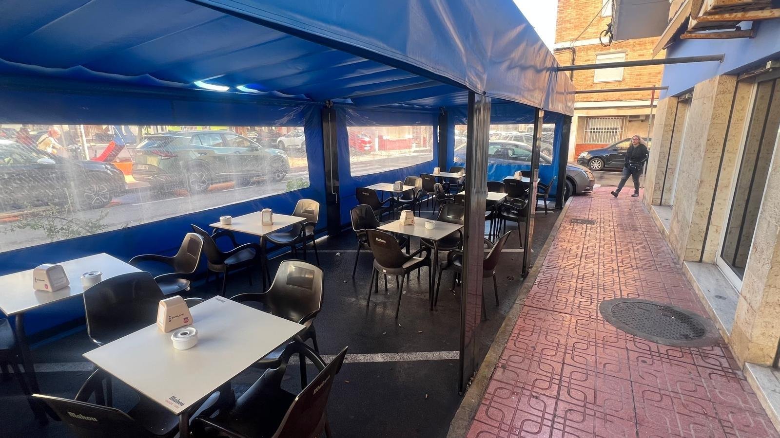 Commercial in Torrevieja - Caza De Casa